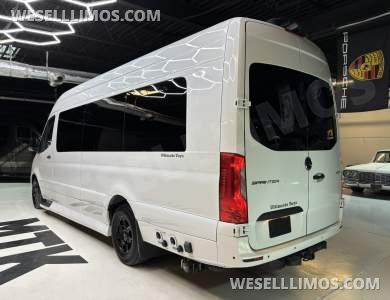 2022 Midwest Automotive Designs Mercedes-Benz Sprinter 3500 Business Class Sprinter - Sprinter for Sale in Richmond, Virginia, United States - Photo 18