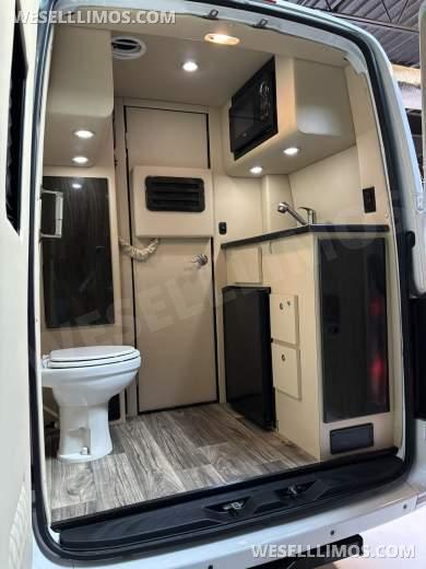 2022 Midwest Automotive Designs Mercedes-Benz Sprinter 3500 Business Class Sprinter - Sprinter for Sale in Richmond, Virginia, United States - Photo 21