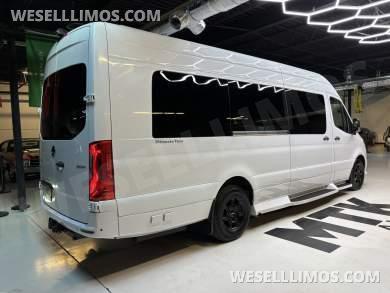 2022 Midwest Automotive Designs Mercedes-Benz Sprinter 3500 Business Class Sprinter - Sprinter for Sale in Richmond, Virginia, United States - Photo 42