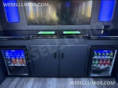 2014 Ford F550 Party  Bus - Limo Bus for Sale in Tampa, Florida, United States - Photo 10
