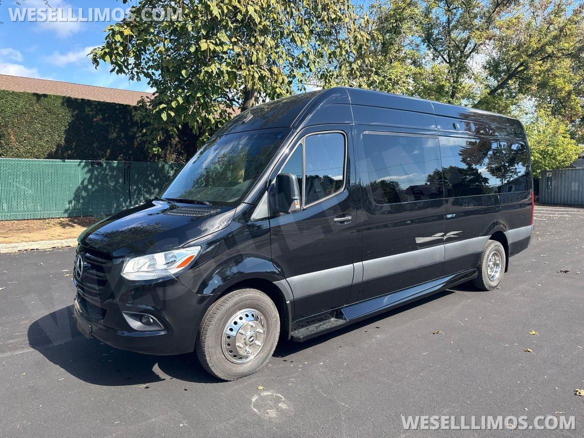 2021 First Class Customs Mercedes-Benz Sprinter Sprinter - Photo 2