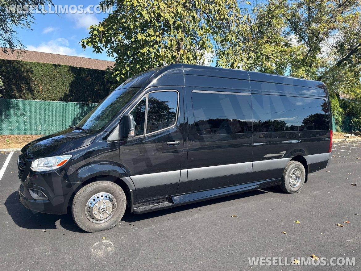 2021 First Class Customs Mercedes-Benz Sprinter Sprinter - Photo 3