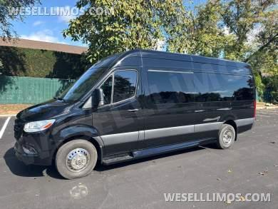 2021 Mercedes-Benz Sprinter Sprinter for Sale in Bladwin, New York, US - Photo 3