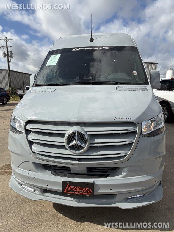 2025 Mercedes-Benz 3500