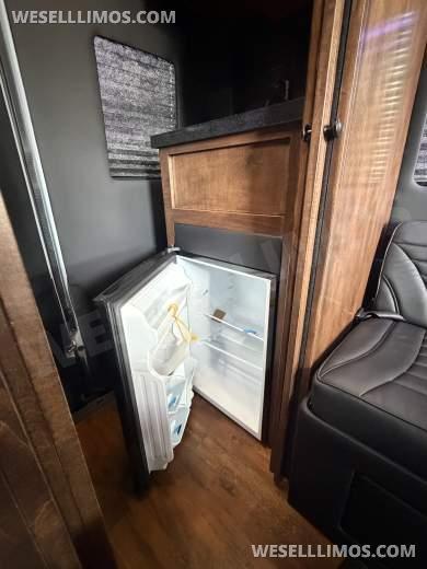 2025 Legend Conversion Mercedes-Benz 3500 Sprinter - Sprinter for Sale in Alvarado, Texas, United States - Photo 14