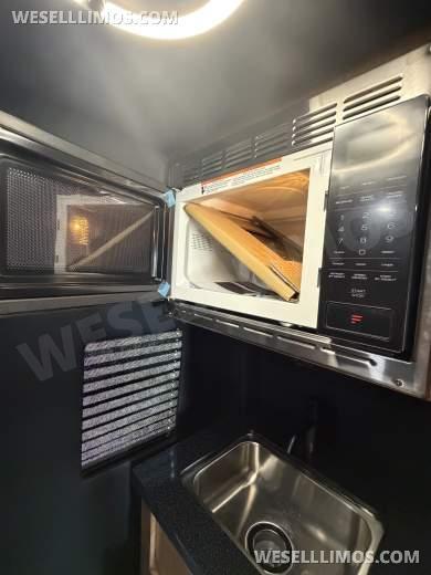 2025 Legend Conversion Mercedes-Benz 3500 Sprinter - Sprinter for Sale in Alvarado, Texas, United States - Photo 15