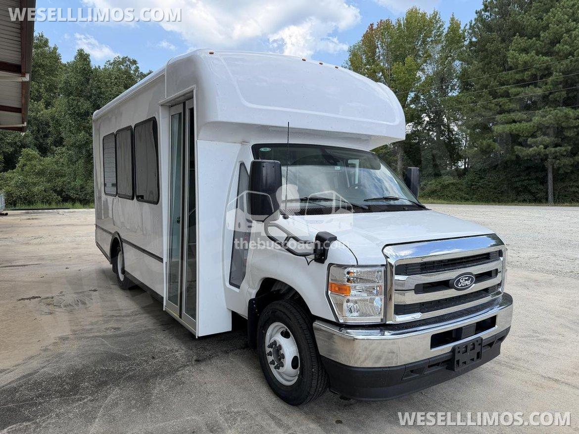 2026 TruPath Ford E350 Shuttle Bus - Photo 4
