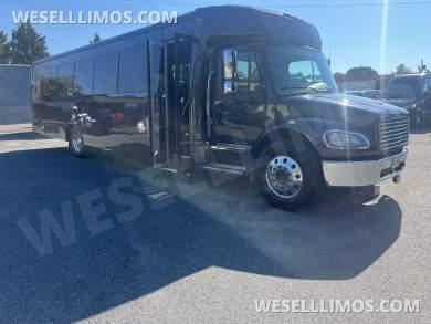 2018 Freightliner M2 Executive Shuttle for Sale in Pasadena, Maryland, US - Photo 2