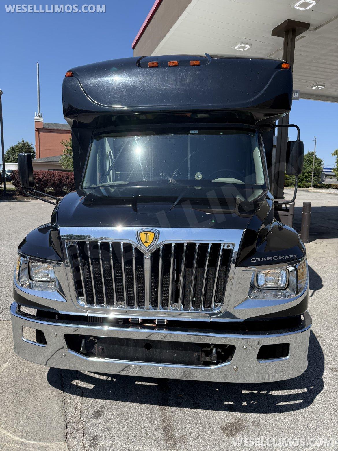 2014 Starcraft International Starcraft Limo Bus - Photo 2