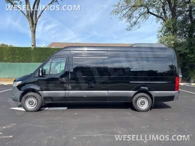 2025 Mercedes-Benz Sprinter Sprinter for Sale in Baldwin, New York, US - Photo 4