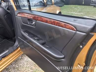2006 Gold Limousine Cadillac DTS Professional Limousine - Limousine for Sale in St Marys, Georgia, United States - Photo 17