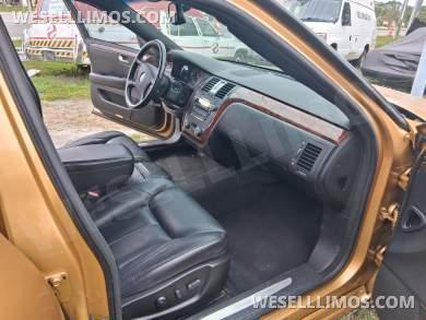 2006 Gold Limousine Cadillac DTS Professional Limousine - Limousine for Sale in St Marys, Georgia, United States - Photo 18