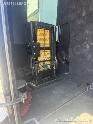 2020 grech motors Ford f550 Shuttle Bus - Shuttle Bus for Sale in Laguna Niguel, California, United States - Photo 20