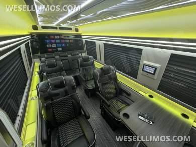 2022 Mercedes-Benz Executive Class JET Sprinter for Sale in Springfield, Missouri, US - Photo 2