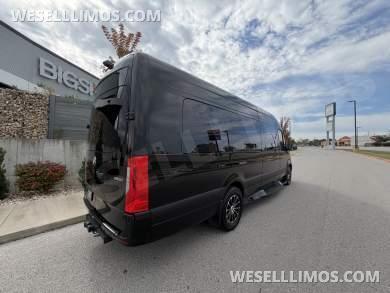 2022 First Class Customs, Inc. Mercedes-Benz Executive Class JET Sprinter - Sprinter for Sale in Springfield, Missouri, United States - Photo 20