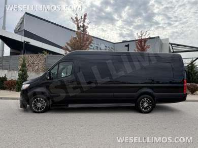 2022 First Class Customs, Inc. Mercedes-Benz Executive Class JET Sprinter - Sprinter for Sale in Springfield, Missouri, United States - Photo 22