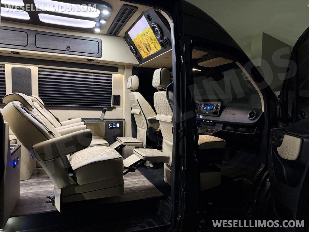 2022 Midwest Automotive Designs Luxe Cruiser 144WB Mercedes-Benz Sprinter - Photo 3