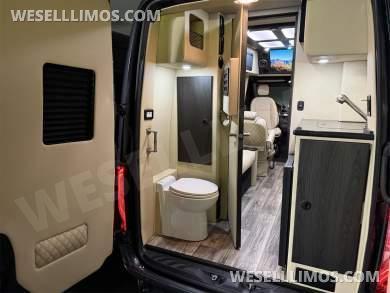 2022 Midwest Automotive Designs Luxe Cruiser 144WB Mercedes-Benz Sprinter - Sprinter for Sale in Elkhart, Indiana, United States - Photo 9