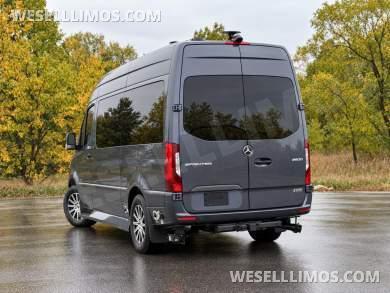 2022 Midwest Automotive Designs Luxe Cruiser 144WB Mercedes-Benz Sprinter - Sprinter for Sale in Elkhart, Indiana, United States - Photo 10