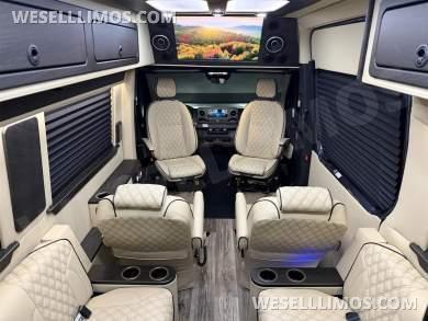 2022 Midwest Automotive Designs Luxe Cruiser 144WB Mercedes-Benz Sprinter - Sprinter for Sale in Elkhart, Indiana, United States - Photo 11