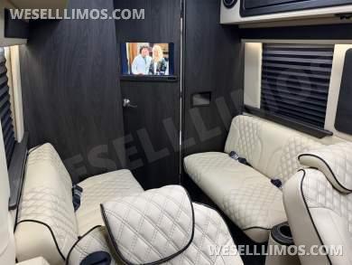 2022 Midwest Automotive Designs Luxe Cruiser 144WB Mercedes-Benz Sprinter - Sprinter for Sale in Elkhart, Indiana, United States - Photo 13