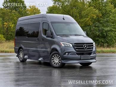 2022 Midwest Automotive Designs Luxe Cruiser 144WB Mercedes-Benz Sprinter - Sprinter for Sale in Elkhart, Indiana, United States - Photo 18