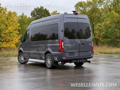 2022 Midwest Automotive Designs Luxe Cruiser 144WB Mercedes-Benz Sprinter - Sprinter for Sale in Elkhart, Indiana, United States - Photo 19