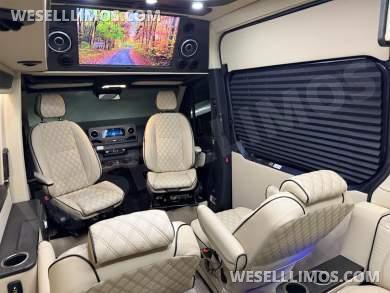 2022 Midwest Automotive Designs Luxe Cruiser 144WB Mercedes-Benz Sprinter - Sprinter for Sale in Elkhart, Indiana, United States - Photo 21