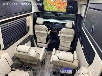 2022 Midwest Automotive Designs Luxe Cruiser 144WB Mercedes-Benz Sprinter - Sprinter for Sale in Elkhart, Indiana, United States - Photo 23