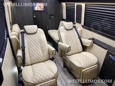 2022 Midwest Automotive Designs Luxe Cruiser 144WB Mercedes-Benz Sprinter - Sprinter for Sale in Elkhart, Indiana, United States - Photo 24
