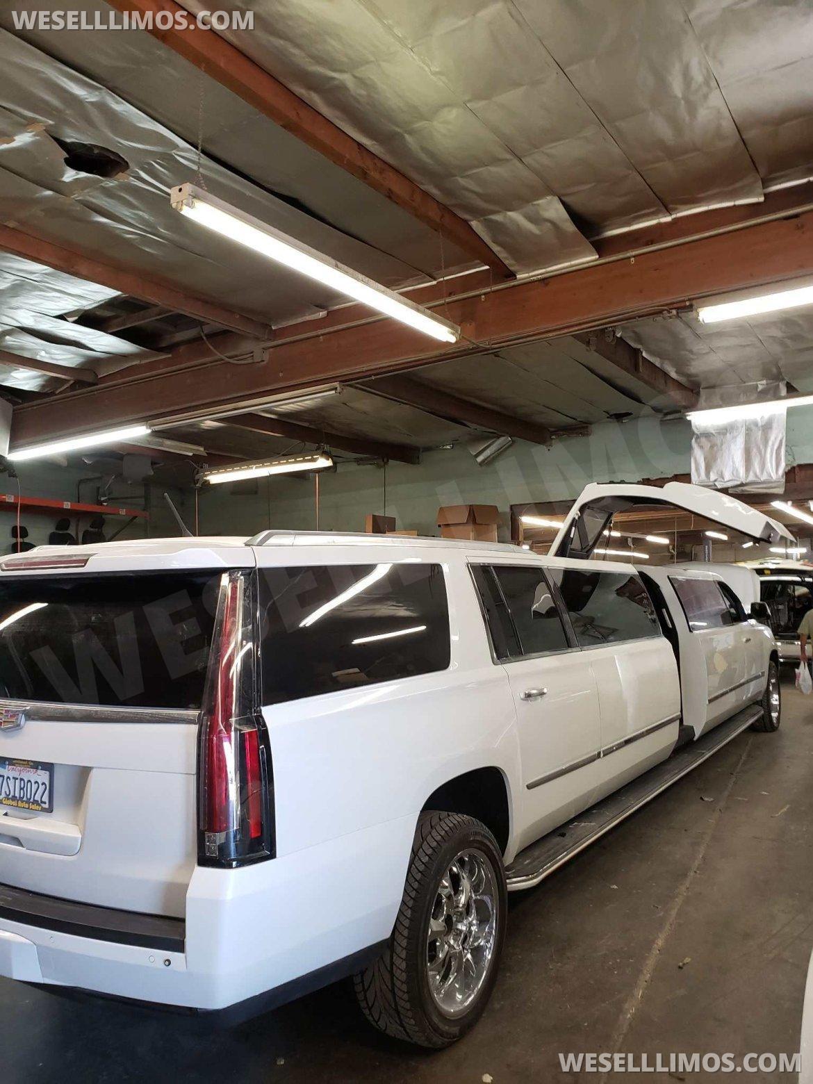 2016  Cadillac Escalade SUV Stretch  ( Free shipping ) . - Photo 2