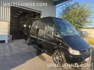 2006 Mercedes-Benz Van Limousine for Sale in Salem, Oregon, US - Photo 2