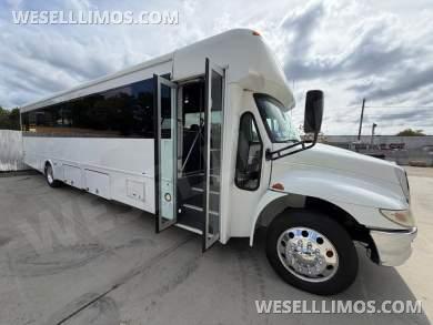 2016 International Bus Shuttle Bus for Sale in West Babylon, New York, US - Main Photo