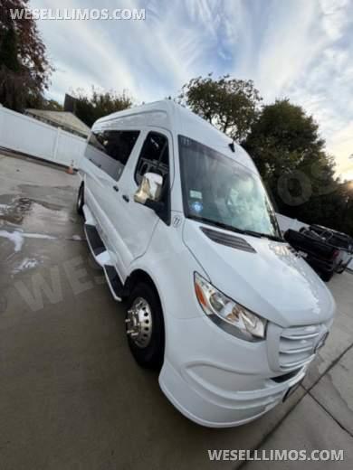 2024 Mercedes-Benz Sprinter 3500EXT Sprinter for Sale in West Babylon, New York, US - Photo 2