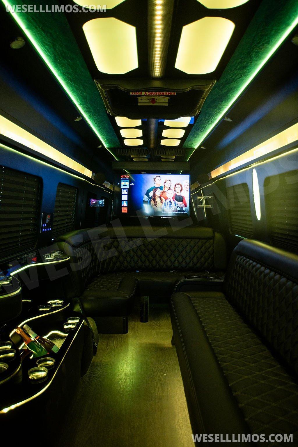 2015 Grech Mercedes-Benz 3500 Sprinter Limousine - Photo 2