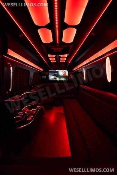 2015 Mercedes-Benz 3500 Sprinter for Sale in Charleston, South Carolina, US - Photo 3