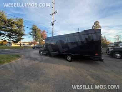 2016 Ford E450 " Tiffany" Party Bus - Limo Bus for Sale in Pennington, New Jersey, United States - Photo 9