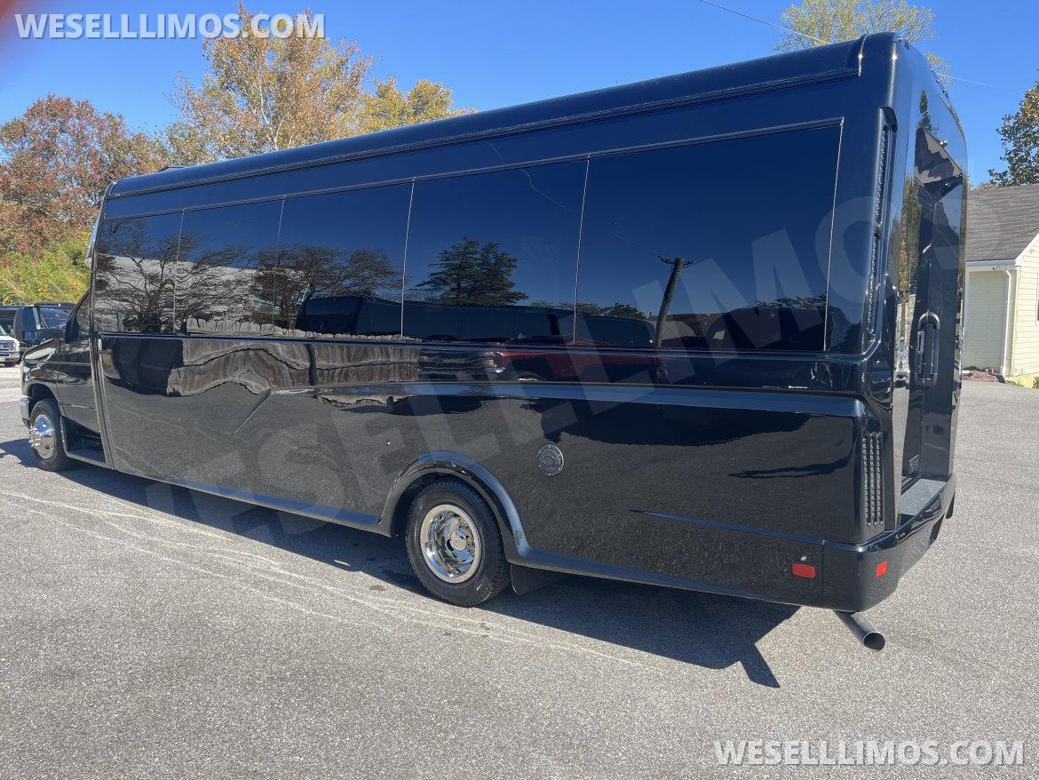 2027 L A  West Ford E450 Executive Shuttle - Photo 4