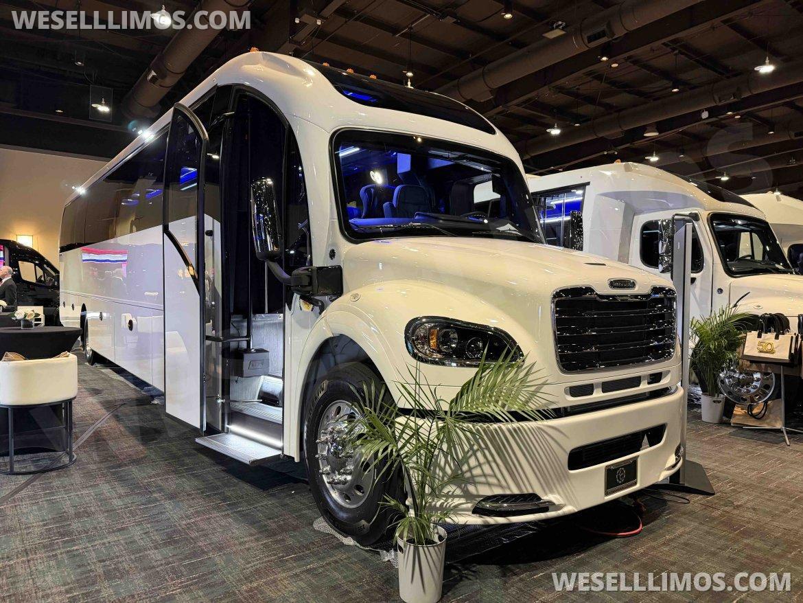 Executive Shuttle for Sale in Springfield, MO - Photo 16