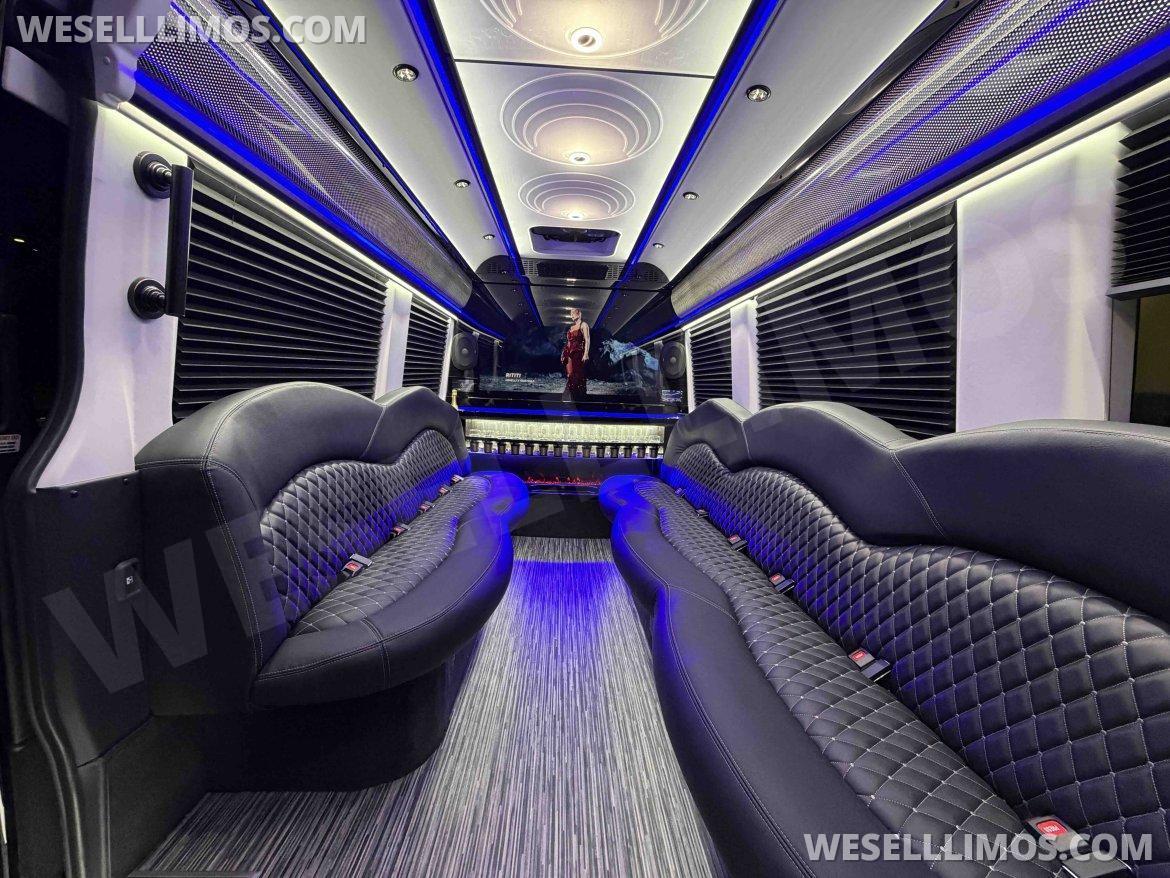 Limo Bus for Sale in Springfield, MO - Photo 17