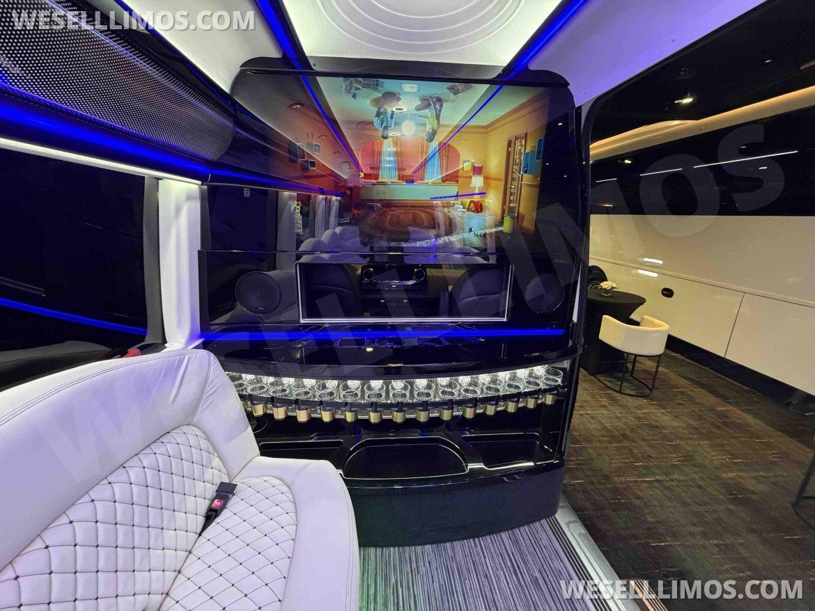 Limo Bus for Sale in Springfield, MO - Photo 23