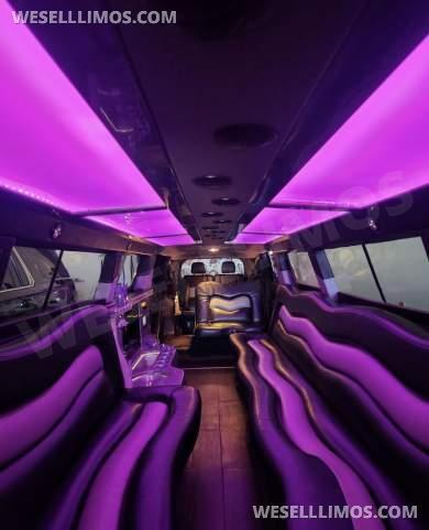 2017 Dodge Durango.  Limousine - Limousine for Sale in Glendale, California, United States - Photo 15