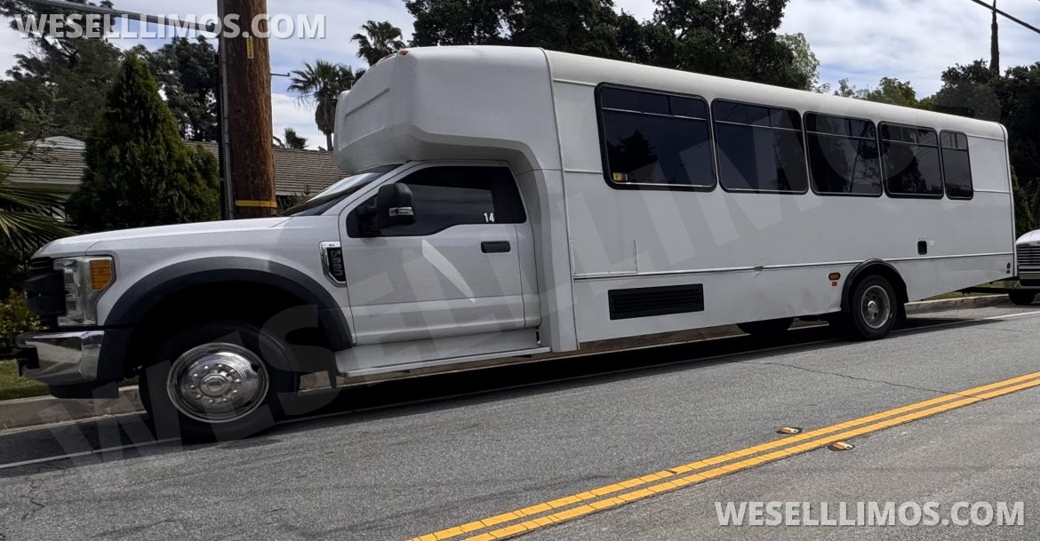 Photo of Limousine for sale: 2018 Ford F550 by Starcraft