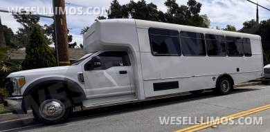 2018 Starcraft Ford F550 Shuttle Bus - Limousine for Sale in glendale, CA - Photo 5