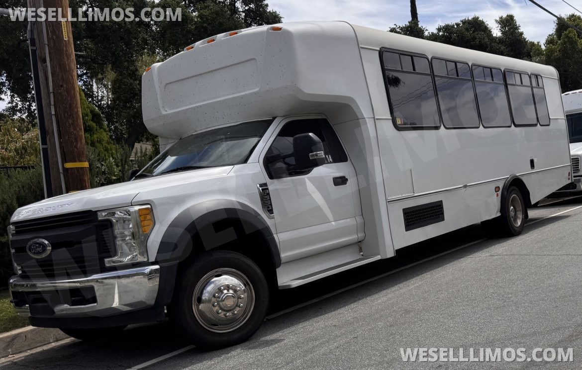 Photo of Limousine for sale: 2018 Ford F550 by Starcraft