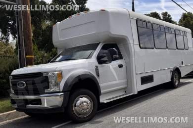 2018 Ford F550 Limousine for Sale in glendale, CA