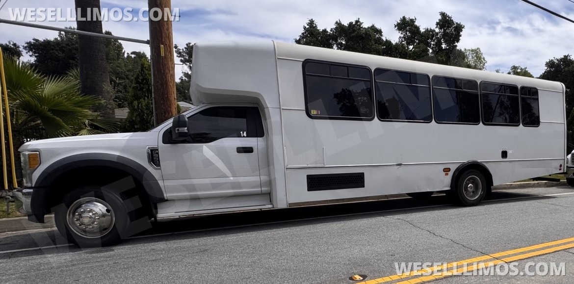 Photo of Limousine for sale: 2018 Ford F550 by Starcraft