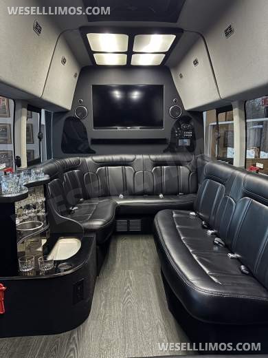 2018 Royale Ford Transit Limo Limousine - Limousine for Sale in Haverhill, MA - Photo 5
