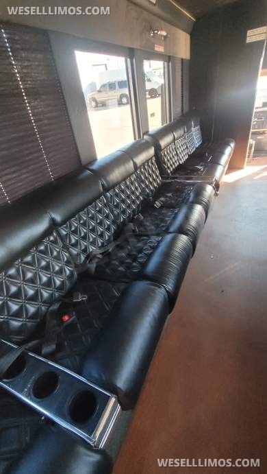 2014 Specialty Vehicles Group International navistar diesel Limo Bus - Limo Bus for Sale in Laguna Niguel, CA - Photo 23