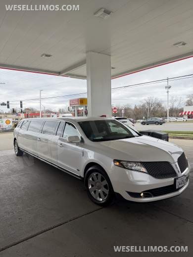 2016 5 Door Royale Lincoln MKT Limousine - Limousine for Sale in Naperville, IL - Photo 6